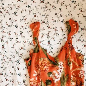 🚫 SOLD 🚫 Peach floral jumper